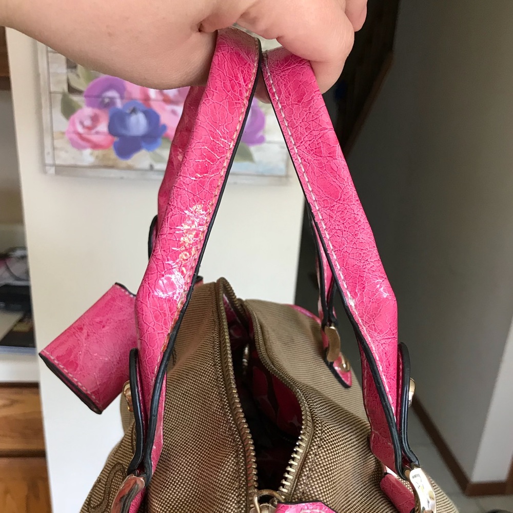 Guess purse - Picture 7 of 8